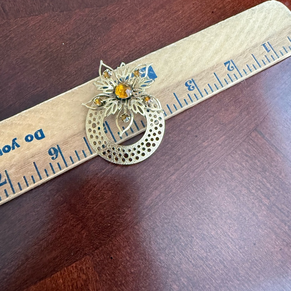 Vintage Wreath Brooch